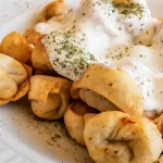 Ocvrti cmoki s sirom: izvirni recept ocvrti-cmoki-s-sirom-izvirni-recept.webp.webp